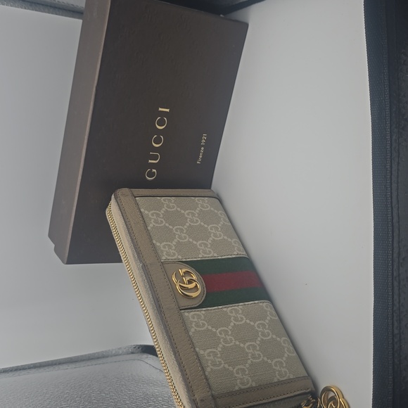 Gucci Handbags - Gucci Ophidia GG Beige W/ Green & Red Sherry Zip Around Long Wallet (EUC)(COA)✨️